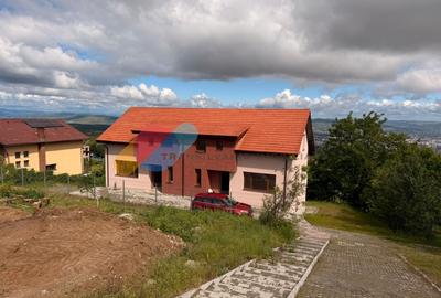Duplex cu 5 camere în Feleacu