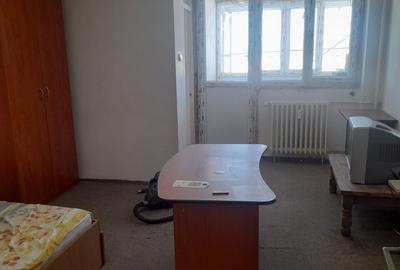 PANTELIMON  ,PIATA DELFINULUI  ,GARSONIERA  VANZARE - 4