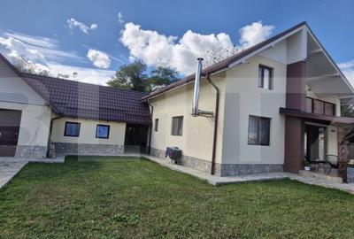 Casă individuală cu 5 camere în Pucioasa