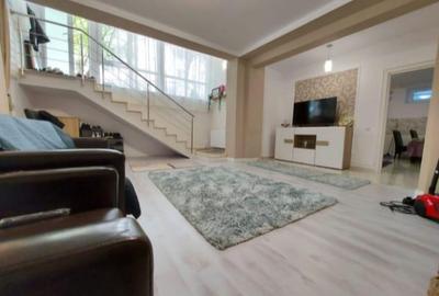 Apartament cu 3 camere semidecomandat în Bucureștii Noi