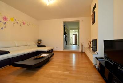Casa cocheta pentru familii moderne - strada privata - 3