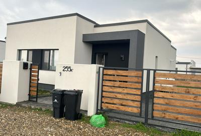 Casă de Vânzare Dr. Carnabel – Mobilată Complet, 120 mp, Teren 400 mp - 1