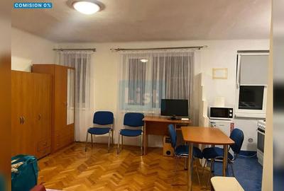 Garsonieră decomandată în Central