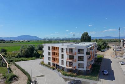 Apartament cu 2 camere decomandat în Tractorul