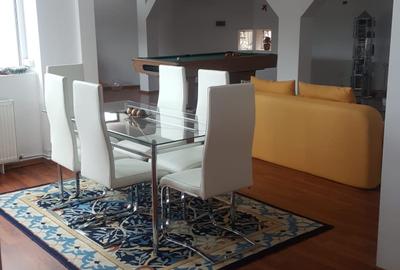 Vanzare vila zona Titulescu cu trei apartamente piscina garaj  gradina foisor - 3