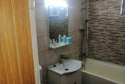 3 camere, mobilat și utilat - 16