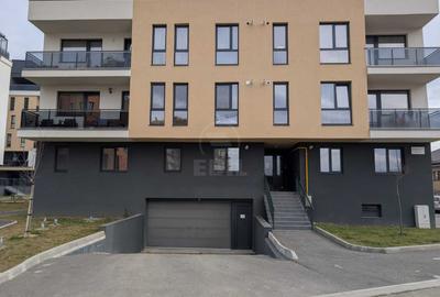 Apartament cu 3 camere semidecomandat în Florești