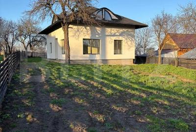 Casă individuală cu 6 camere în Sud-Vest