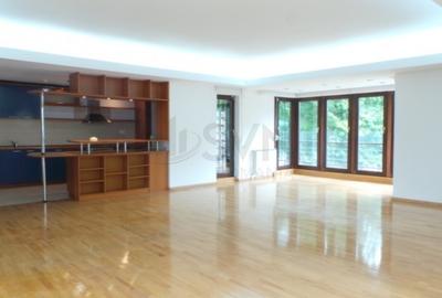 Apartament cu 4 camere decomandat în Aviatorilor