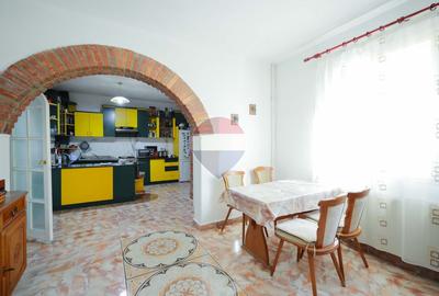 De vânzare pe str. Branului, casă de renovat, 5 camere, teren 514 mp - 7