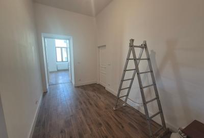 Apartament ultracentral, renovat integral, Arad, comision 0 - 12