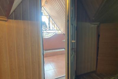 Vând casă cu  5 camere - 7