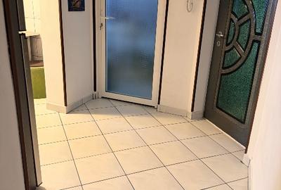 Închiriez apartament 3 camere - 9