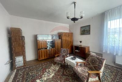 Casa cu 2 camere de inchiriat in zona Dambu Rotund - 2