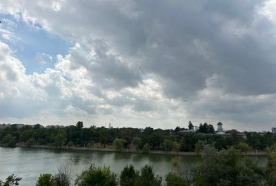 Apartament cu 3 camere decomandat în Lacul Tei