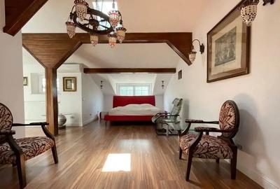 Bijuterie Arhitecturală: Refugiul tău de Lux cu Piscină în Inima Orașului - 6