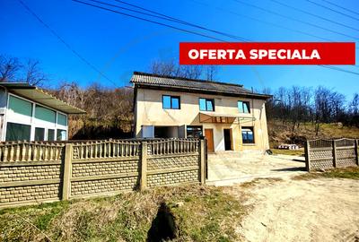 Casă individuală cu 4 camere în Dârmănești