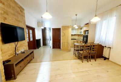 Apartament cu 3 camere semidecomandat în Medicină