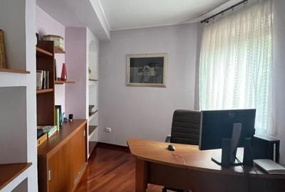 Vila de vis cu parc privat  — Panoramă Unică Spre Crucea Caraiman, - 17