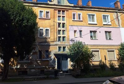 Apartament cu 2 camere în zona Central Simeria, Hunedoara - 1