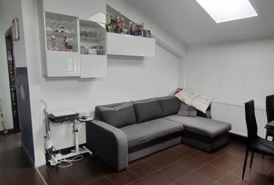 Apartament cu 3 camere semidecomandat, mobilat în Florești