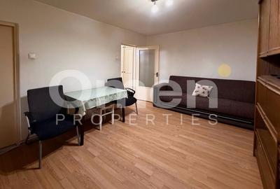 Garsoniera de vanzare, 28 mp, la parter inalt, zona bld. Bucuresti - 2