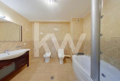 Închiriere apartament 4 camere, acces la parcare cu barieră, strada De Mijloc - 11