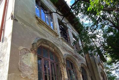 Casă individuală cu 12 camere în P-ța Unirii