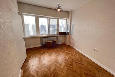 Apartament cu 2 camere de vanzare - bloc SCALA - 3