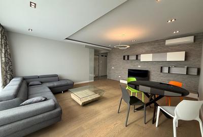 Apartament cu 3 camere semidecomandat, mobilat în Apărătorii Patriei