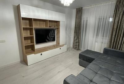 Apartament cu 2 camere decomandat, mobilat în Central