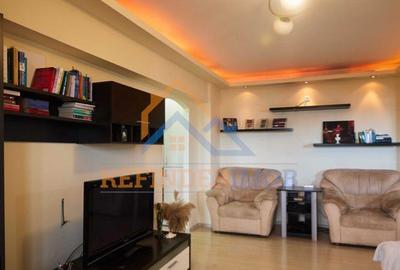 Apartament cu 2 camere decomandat în Păcii