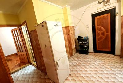 Apartament spațios 3 camere in Mioveni ultracentral - 4