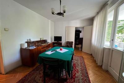 De vanzare apartament 3 camere in Tudor - 1