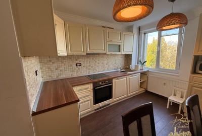 Apartament cu 3 camere decomandat în Cantemir