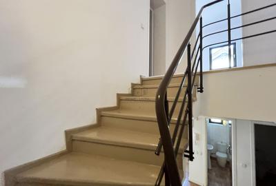VILA CU 5 CAMERE LA INCHIRIERE PE MALUL LACULUI STRAULESTI - 13