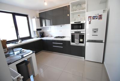 Complex privat - Apartament spatios si luminos  + curte - 4