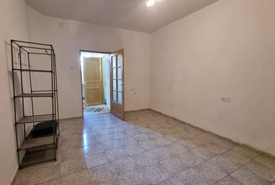 Casa zona centrala curte comuna 49000 Euro - 5