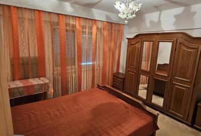 Apartament 3 camere  decomandat , mobilat - 2