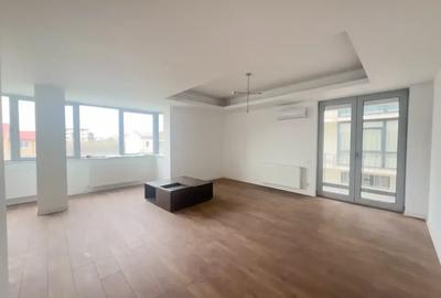 Apartament cu 4 camere decomandat în P-ta Presei Libere