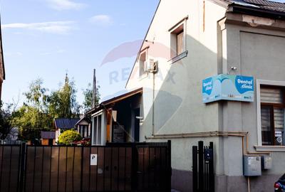 Casă / Vilă cu 3 camere în zona Centrală, strada Gheorghe Doja! - 1