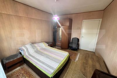 Apartament cu 3 camere decomandat, mobilat în Rovine