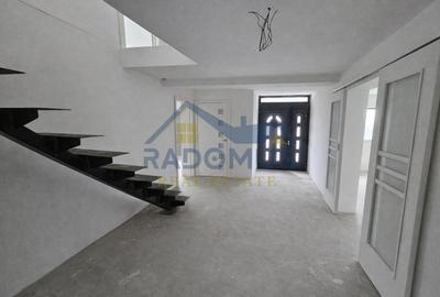 Vila Tătărani - 280 mp utili - 500 mp Teren - 8 Camere + 4 Băi - 3