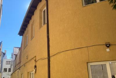 Ocazie SPECIALA: VAND cladire birouri 380 mp plus 233  mp curte zona centrala - 2