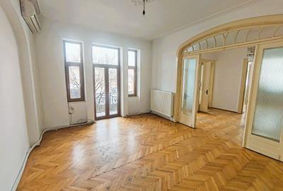 Un superb apartament 3 camere zona centrala - 4