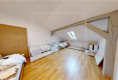 Apartament de vanzare in Sibiu  - 4 camere, 2 bai si balcon - - 10