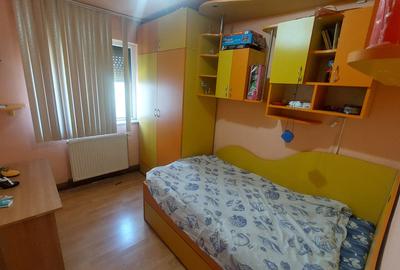 Apartament 3 camere semidecomandat, Craiovita zona Orizont - 4