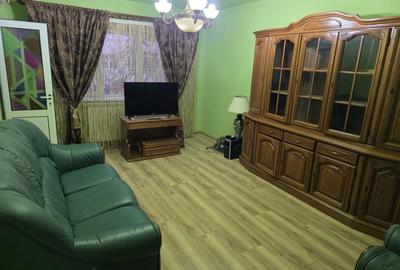 Apartament cu 3 camere decomandat, mobilat în Central
