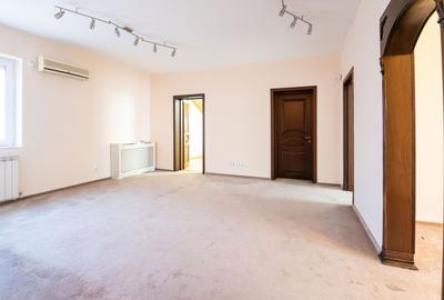 Vila cu piscina, 22 camere și consum ZERO, Baneasa – Romatsa - 7
