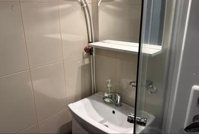 Inchiriez apartament 3 camere, pet friendly, în bloc liniștit de 4 etaje, et 2/4 - 2